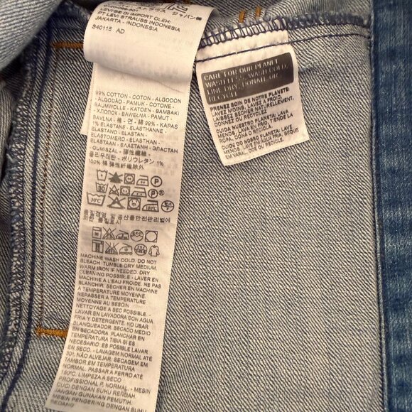 Levi's Women's Denim Jacket Size Large EUC - Picture 9 of 11